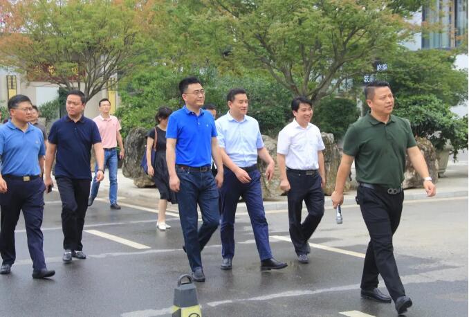 市场动态：市委编办调研组参观调研夏溪花木市场