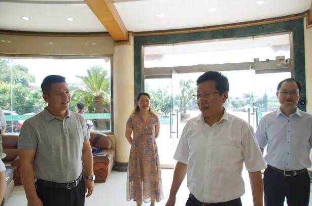 武进区委、区政府领导高温慰问市场一线工作人员