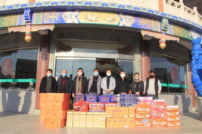 安徽蒙城、利辛两县商户代表慰问市场抗疫一线工作人员