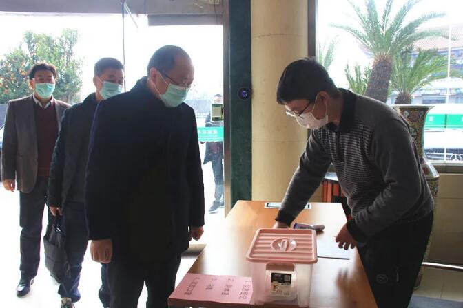 常州市农业农村局副局长郑银法调研指导夏溪花木市场防疫工作