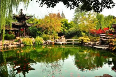 自然诗意一直是国人的居住理想，中国传统园林设计中十大特点值得借鉴