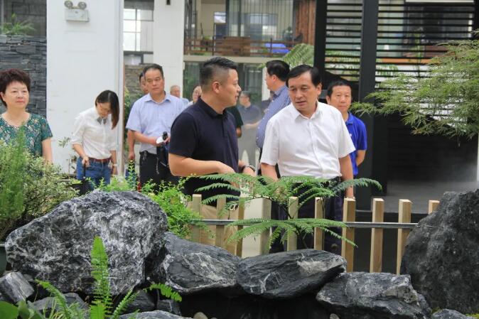 常州市人大常委会副主任蒋自平率调研组参观考察夏溪花木市场